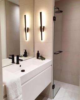 New stylish 1 bedroom apt w/ 2 balconies in Centrum - Amsterdam - 2