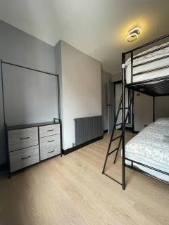 Central area entire terrace house - Lincoln - 6