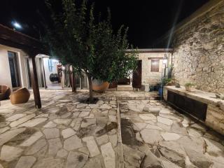 Evanthia's Stone House - 1