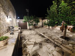 Evanthia's Stone House - 2