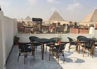 Eagles Pyramids View - 0