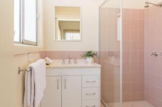 Pacific Motel 02 - Forster - 4