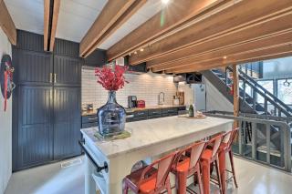The Chalet on Sinclair with Private Dock and Kayaks! - Resseaus Crossroads - 4