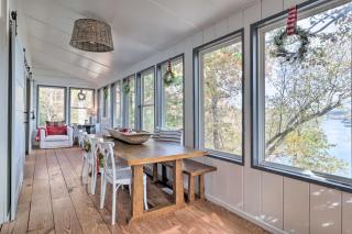 The Chalet on Sinclair with Private Dock and Kayaks! - Resseaus Crossroads - 2
