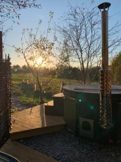 Coplow Glamping Pod & Hot Tub - - 5