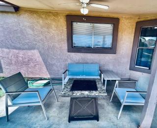 Master king suite, Phoenix gem! - 3