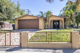 Woodland Hills 3 bedroom w/ pool and spa - 0