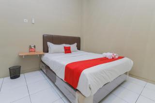 RedDoorz near BG Junction Surabaya - 0