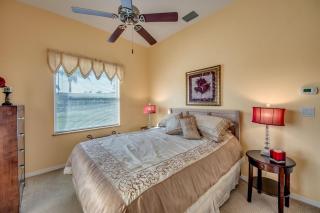 Lake Kennedy Front Villa - Cape Coral - 6
