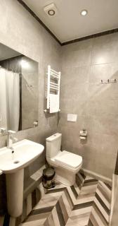 4 RoomS - Tbilisi - 9