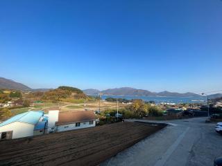 Artist and Flower Pension - Namhae - 1