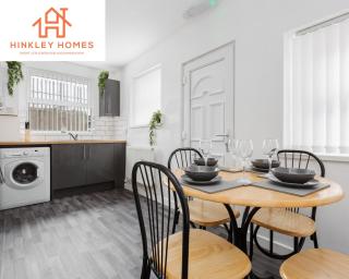 Newly renovated 4bed - Free parking - City Links By Hinkley Homes Short Lets & Serviced Accommodation - Liverpool - 8