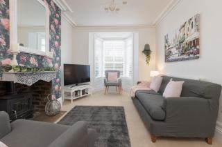 Charles Alexander Short Stay - Rose Cottage - Lytham St Annes - 0