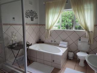 Hillton Manor Guest House - 1