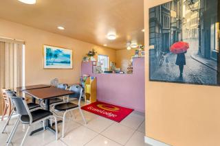Econo Lodge Fort Myers North - 8