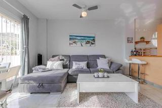 797Holidayrentals- Apartamento en Torremuelle con terraza y piscina - 3