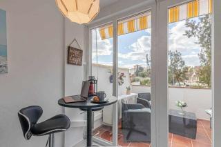 797Holidayrentals- Apartamento en Torremuelle con terraza y piscina - Benalmádena - 1