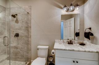 NEW 4 BDRM Home off St Mary’s Mins To Pearl/River! - San Antonio - 1