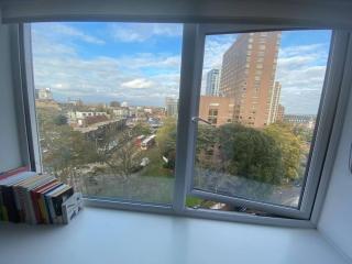 1+1 Modern flat next to Sutton train station - 6