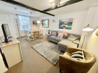 Millers Cottage with Free Allocated Parking - York - 1