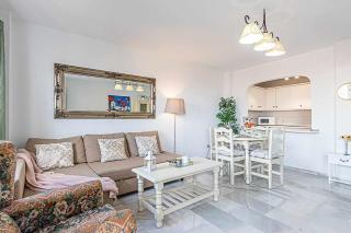 797 Holiday Rentals - Amplio piso para 4 en el centro de arroyo de la miel - 3