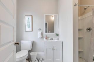 G6 central location museums FREE PARKING - 1