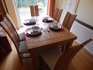 Two bedroom corporate and family stay with parking - Orbitat Accommodations - Cambridge - 0