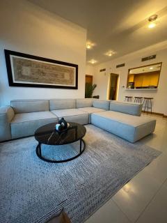 Dubai Marina, Two bedrooms apartment with full Marina View - Dubai - 3