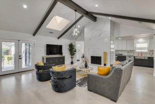 Modern and Spacious Dallas Getaway w Private POOL - Dallas - 5