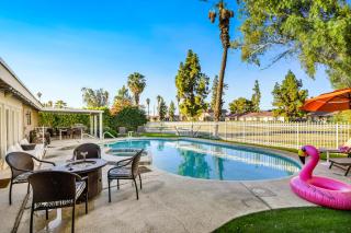 Desert Pool House: Sun, Swim, Sip & Stay - Indio - 8
