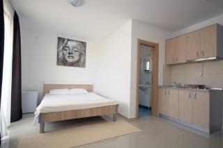 Apartments Vila Anastasia - Budva - 3