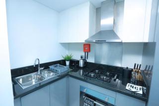 Damac Maison Prive Deluxe Studio with Burj-khalifa view - Dubai - 3