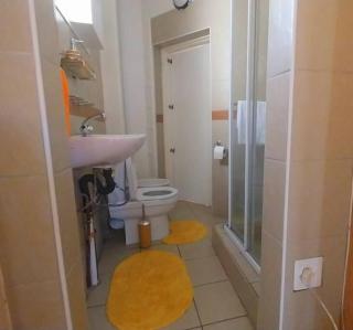 Spacious 1 Bedroom, Self Catering Apartment in Glenwood, Durban - Durban - 1