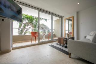 Laurdhomes Laguito Loft Hot Ware 1Bath, lake view - 2