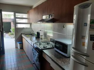 Casa Quinta Sección a 150 metros parque San Martín y 300 metros Av Aristides Villanueva - Mendoza - 9
