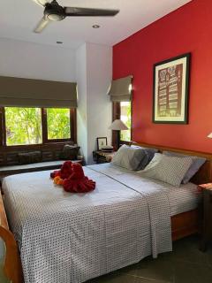 Spacious 4-bedroom garden villa - Sanur - 3