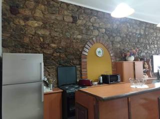 The -300 -a centrally located heritage home - Sparta - 3