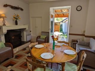 Maison de plain-pied avec jardin clos, jeux enfants, vélos, animaux acceptés, proche Montbron - FR-1-653-6 - 5