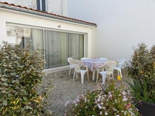 Maison de charme 19ème rénovée proche Angoulême, idéale famille, équipement complet, animaux acceptés - FR-1-653-181 - 7