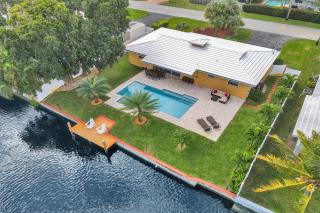New! Waterfront Heated Pool & Jacuzzi 2 mi to Beach - Fishing Pier Relaxing SPA & Hammock - Fort Lauderdale - 0