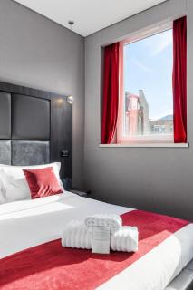 The Bryson Hotel - London - 8
