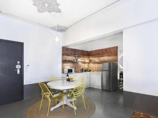 Athenian Apartment in the center with Jacuzzi - Athens - 5