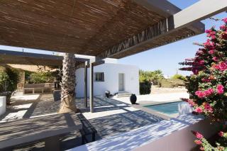 Villa Aphrodite · Elegant villa, sea views, designer renovation - Ambelas - 0