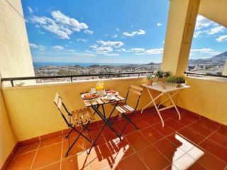 797 Holiday Rentals - Precioso piso para 6 con vista al mar 180 grados - Benalmádena - 0