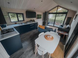 Briarfield Farm Stays - Uisce Cabin - Glenarm - 1