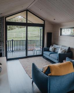 Briarfield Farm Stays - Uisce Cabin - Glenarm - 2