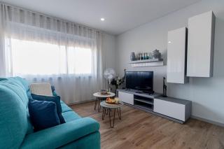 Downtown 1BR Apartment W/ Balcony by LovelyStay - Porto - 4