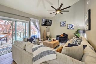 Lakefront Rogers Getaway with Hot Tub and Deck! - Rogers - 9