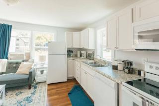 Cozy Farmhouse Apartment in Bristol 2 bed 1 bath - 6