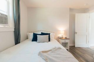 Cozy Farmhouse Apartment in Bristol 2 bed 1 bath - 1